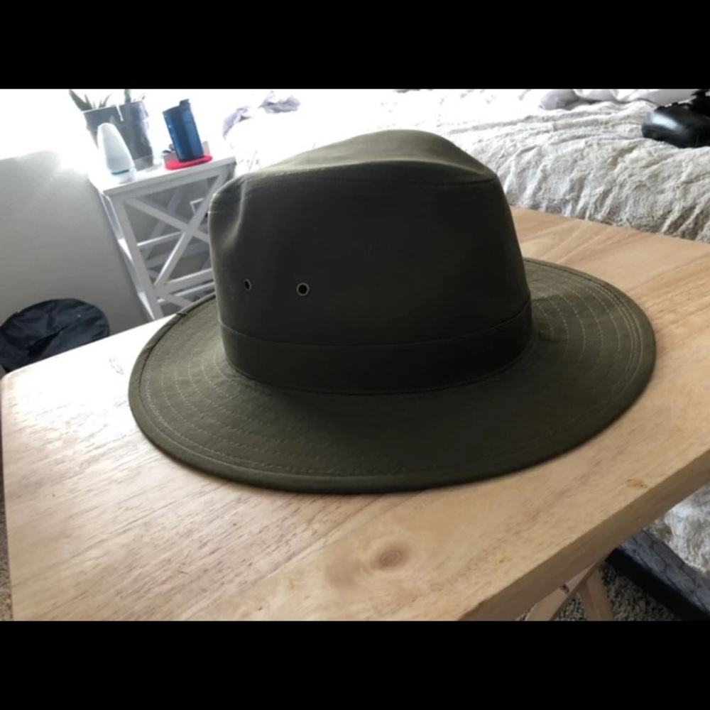 Nat Geo hat